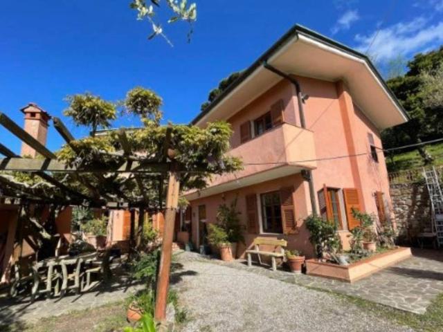 Villa Indipendente in vendita a Unione di comuni Montana Lunigiana, Fosdinovo