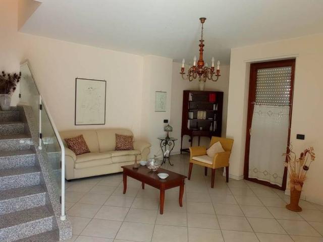 Villa Indipendente in vendita a Fossacesia, Abruzzo