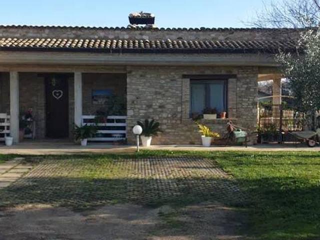 Villa Indipendente in vendita a Fossacesia, Abruzzo