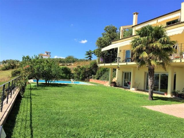 Villa Indipendente in vendita a Fossacesia, Abruzzo