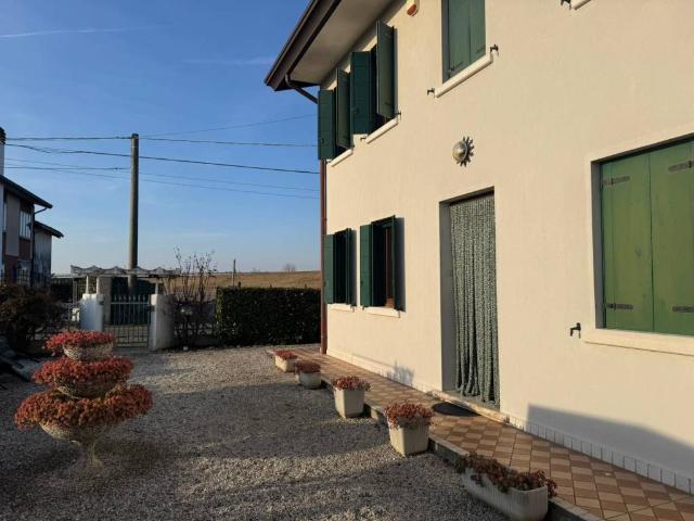Villa Indipendente in vendita a Fossalta Di Piave, Veneto
