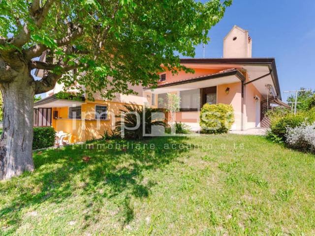 Villa Indipendente in vendita a Fossalta, Veneto