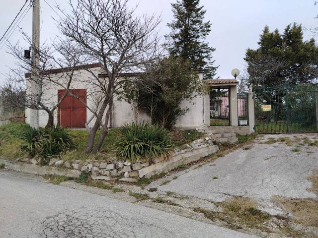 Villa Indipendente in vendita a Fossalto, Molise
