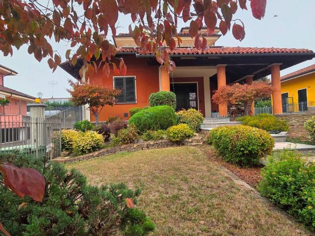 Villa Indipendente in vendita a Fossano, Cuneo