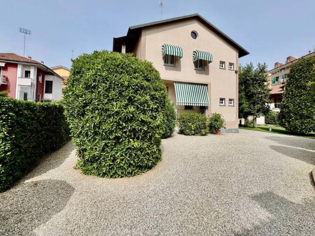 Villa Indipendente in vendita a Piemonte, Cuneo