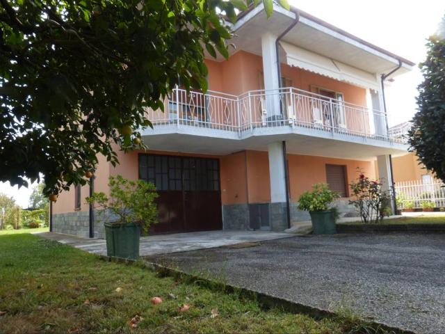 Villa Indipendente in vendita a Fossano, Cuneo