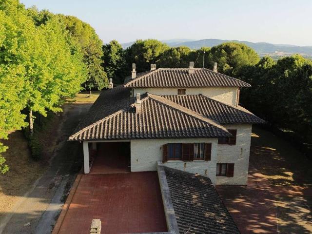Villa Indipendente in vendita a Fossato Di Vico, Umbria