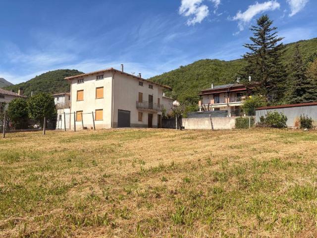 Villa Indipendente in vendita a Borghetto, Fossato di Vico