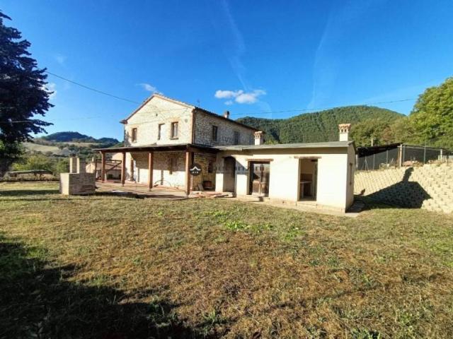 Villa Indipendente in vendita a San Lazzaro, Marche