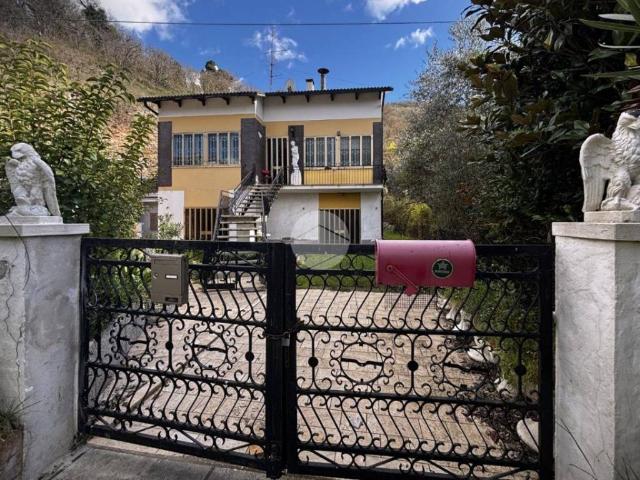 Villa Indipendente in vendita a Marche, Pesaro E Urbino