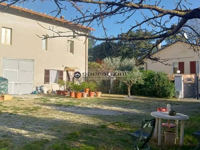 Villa Indipendente in vendita a Centro Storico, Marche