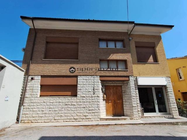 Appartamento in vendita a Centro Storico, Marche