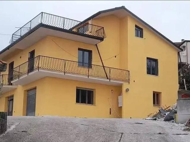 Villa Indipendente in vendita a Fragneto Monforte, Campania