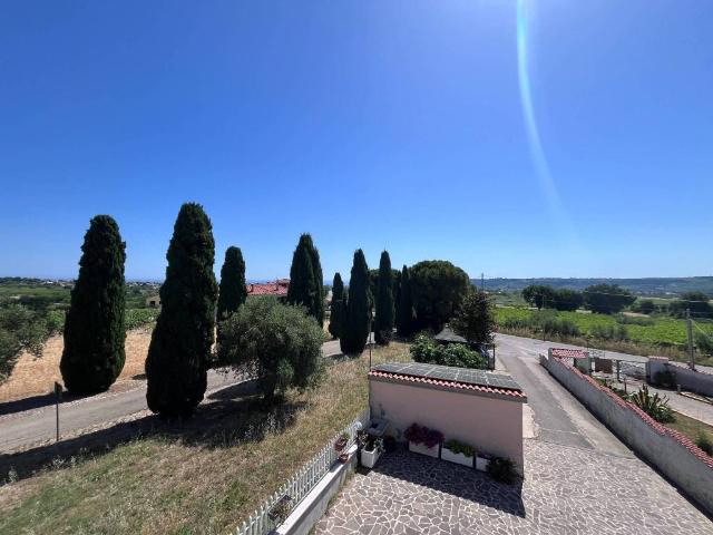 Villa Indipendente in vendita a Castelvecchio, Francavilla Al Mare