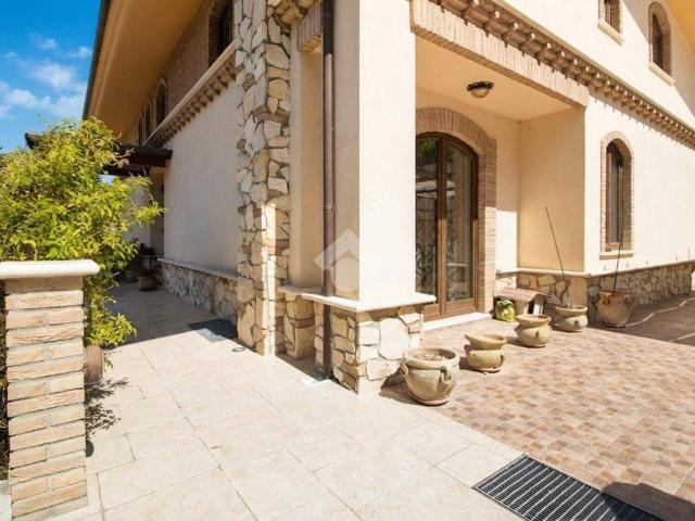 Villa Indipendente in vendita a Di Sante, Francavilla Al Mare