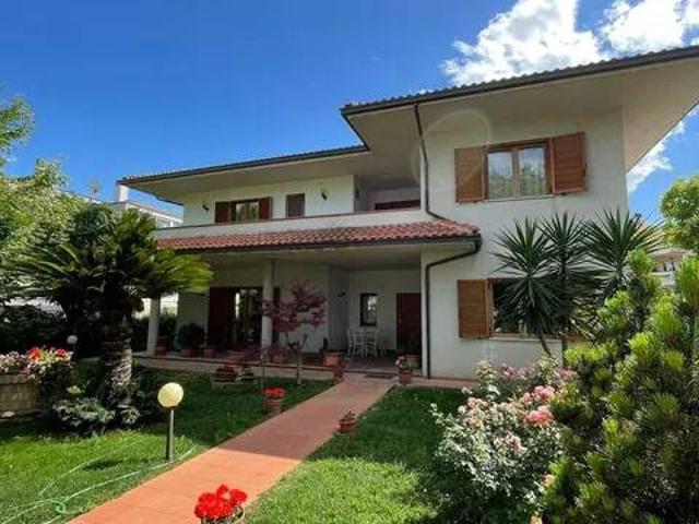 Villa Indipendente in vendita a Francavilla Al Mare, Abruzzo