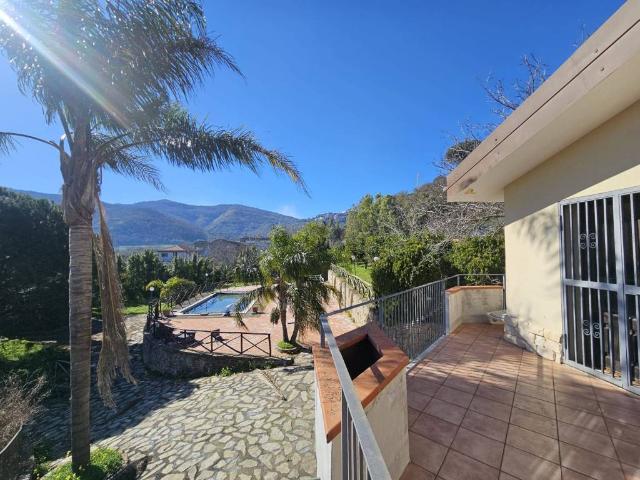 Villa Indipendente in vendita a Francavilla Di Sicilia, Sicilia