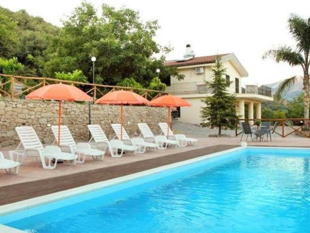Villa Indipendente in vendita a Francavilla Di Sicilia, Sicilia