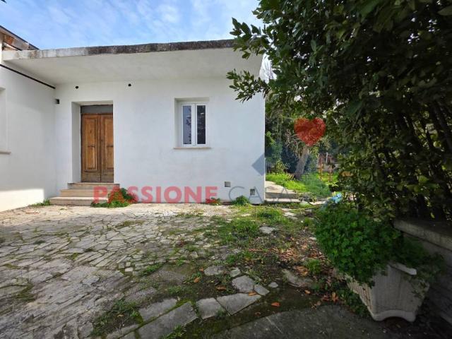 Villa Indipendente in vendita a Colle Maria, Roma Capitale