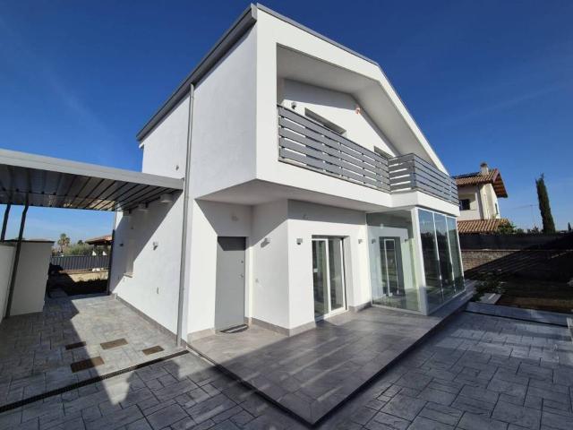 Villa Indipendente in vendita a Roma Capitale, Lazio