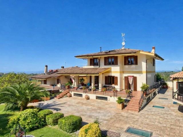 Villa Indipendente in vendita a Roma Capitale, Lazio
