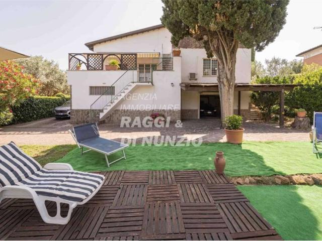 Villa Indipendente in vendita a Colle Maria, Roma Capitale