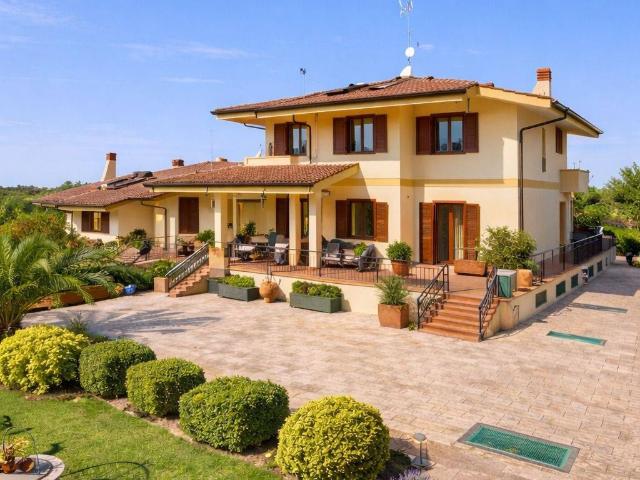 Villa Indipendente in vendita a Roma Capitale, Lazio