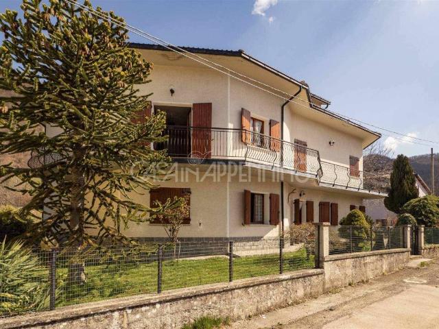 Villa Indipendente in vendita a Unione dei comuni del Distretto Ceramico, Frassinoro