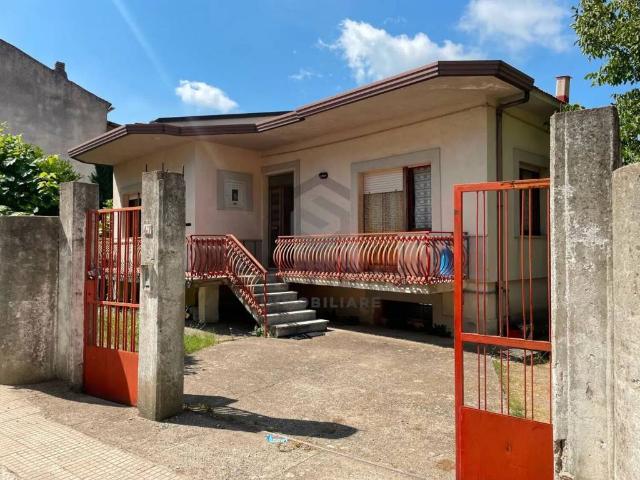 Villa Indipendente in vendita a Frasso Telesino, Campania