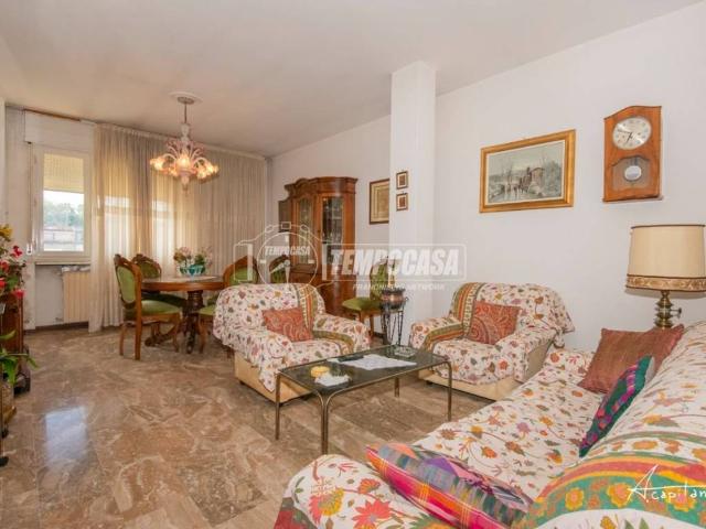 Villa Indipendente in vendita a Fratta Polesine, Veneto