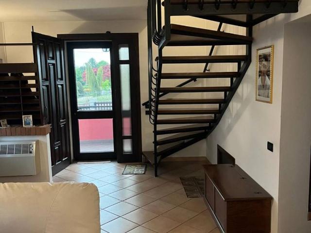 Villa Indipendente in vendita a Fratta Polesine, Rovigo