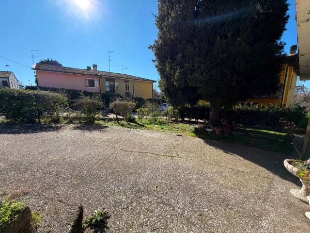 Villa Indipendente in vendita a Fratta Polesine, Veneto
