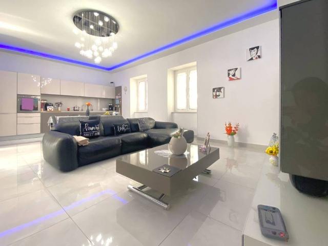 Villa Indipendente in vendita a Frattamaggiore, Campania