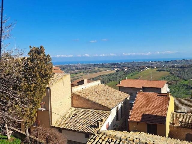 Villa Indipendente in vendita a Monteodorisio, Abruzzo