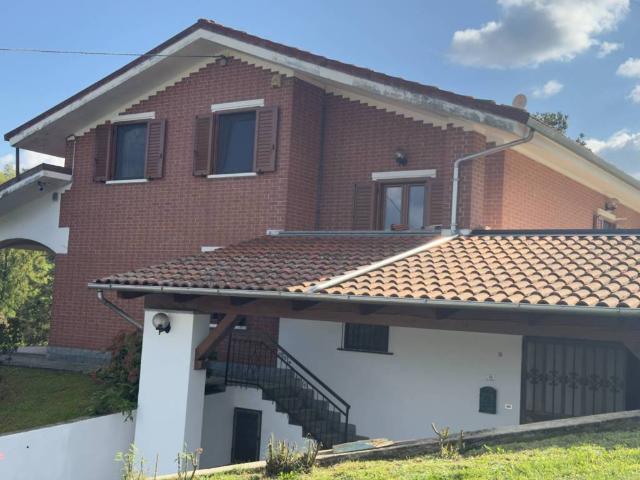 Villa Indipendente in vendita a Piemonte, Asti