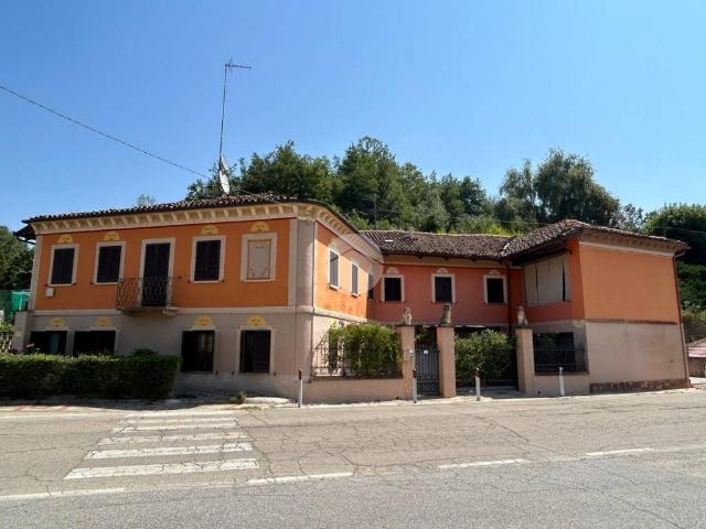 Villa Indipendente in vendita a Piemonte, Asti