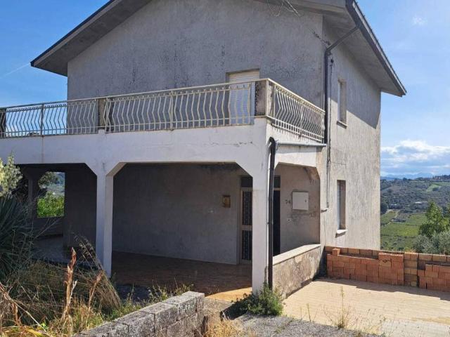 Villa Indipendente in vendita a Frisa, Abruzzo