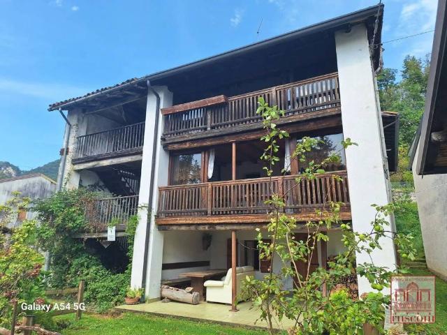 Villa Indipendente in vendita a Frisanco, Friuli-Venezia Giulia