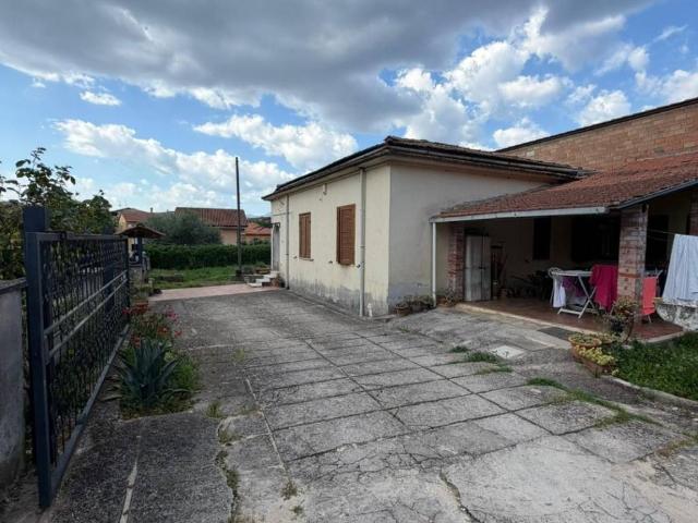 Villa Indipendente in vendita a Cavoni, Frosinone