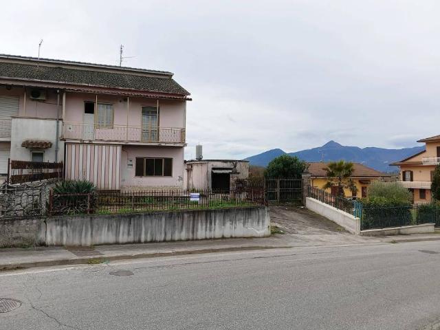 Villa Indipendente in vendita a Frosinone, Lazio