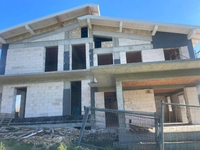 Villa Indipendente in vendita a Frosinone, Lazio