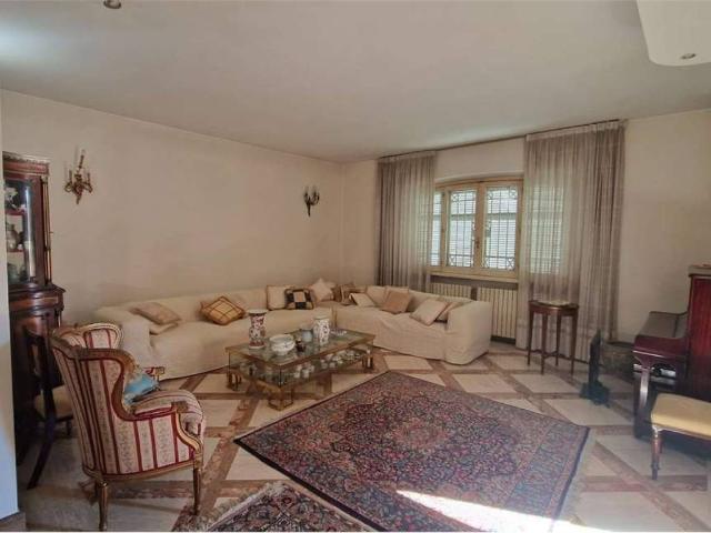 Villa Indipendente in vendita a Frosinone, Lazio