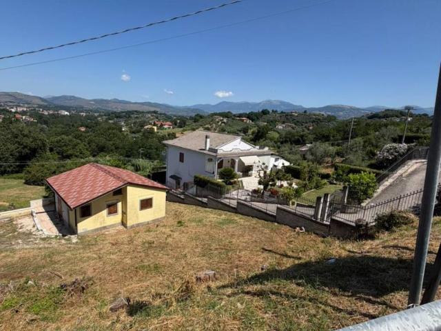Villa Indipendente in vendita a Frosinone, Lazio