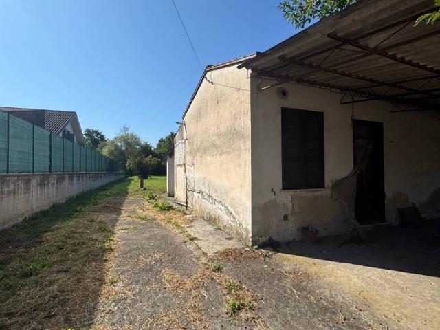Villa Indipendente in vendita a Frosinone, Lazio