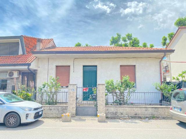 Villa Indipendente in vendita a Frosinone, Lazio