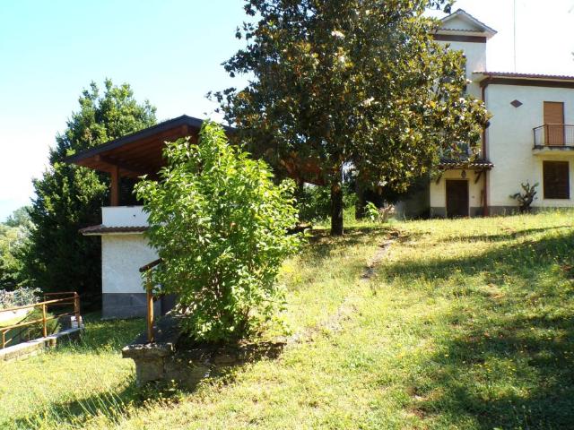 Villa Indipendente in vendita a Frosinone, Lazio