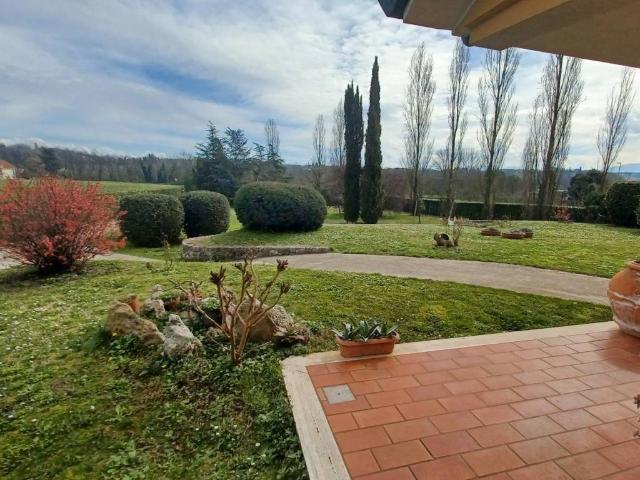 Villa Indipendente in vendita a Frosinone, Lazio