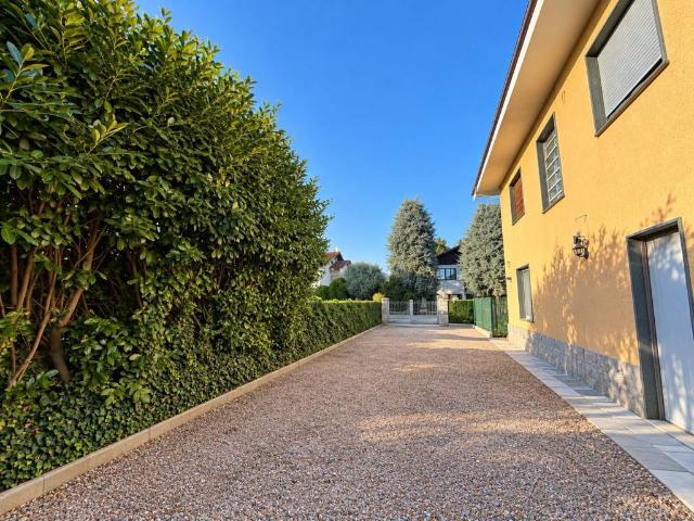 Villa Indipendente in vendita a Frossasco, Torino