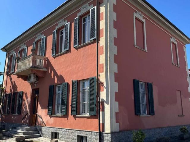 Villa Indipendente in vendita a Piemonte, Alessandria