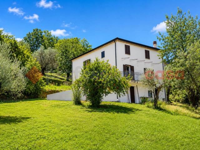 Villa Indipendente in vendita a Fumone, Lazio